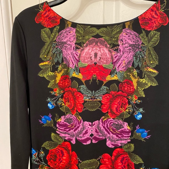 Floral graphic print 3/4 sleeve shift dress. - Picture 2 of 6